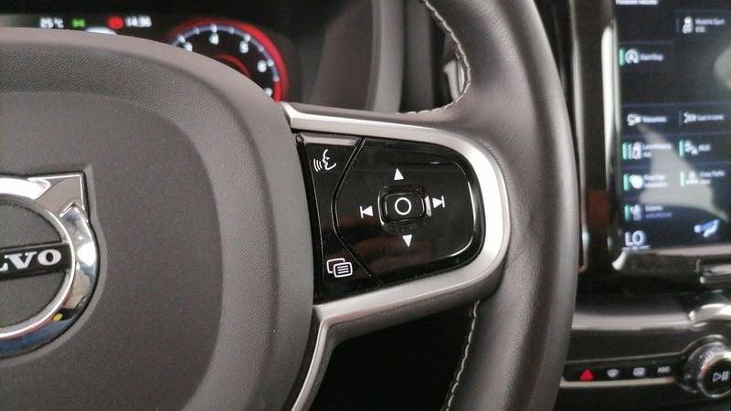 Volvo XC60 2.0 b5 Momentum Pro awd auto