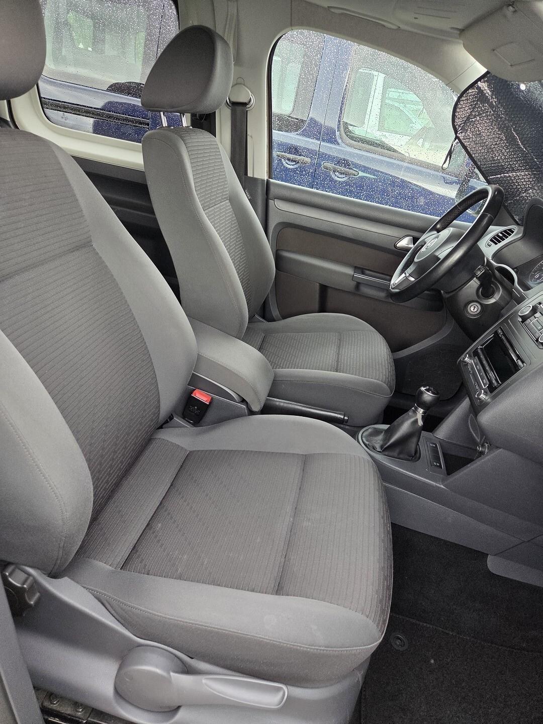 VOLKSWAGEN CADDY 1.6TDI 102CV 7 POSTI