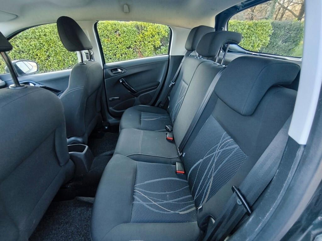 PEUGEOT 208 1,4 HDI ALLURE – OK NEOPATENTATI-