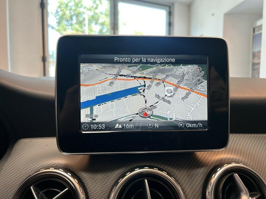 Mercedes GLA 180 180 Business 7G-DCT