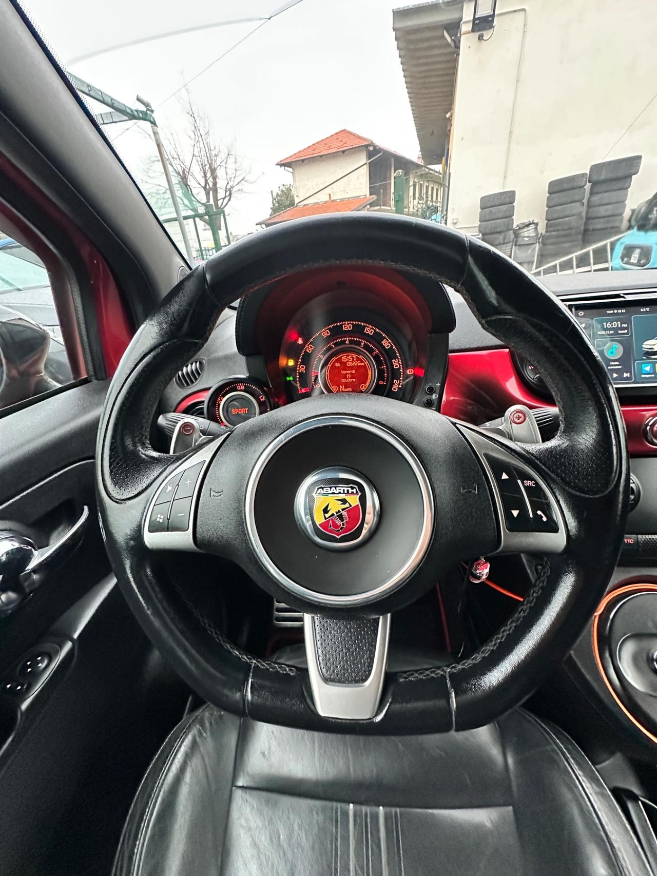 Abarth 500 C 1.4 Turbo T-Jet MTA