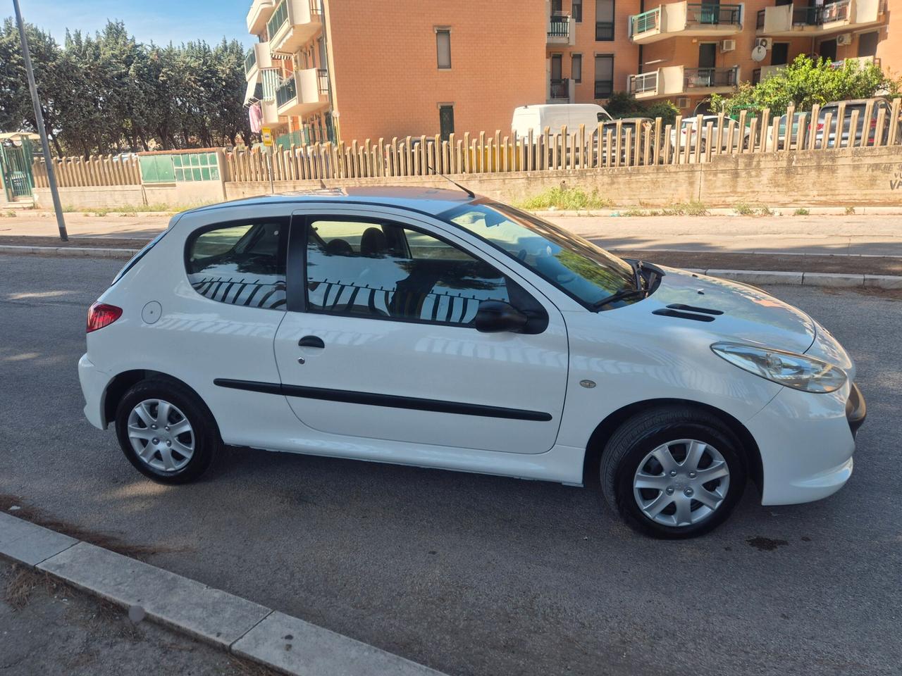 Peugeot 206 Plus 1.1 60CV 3p. Energie 2011