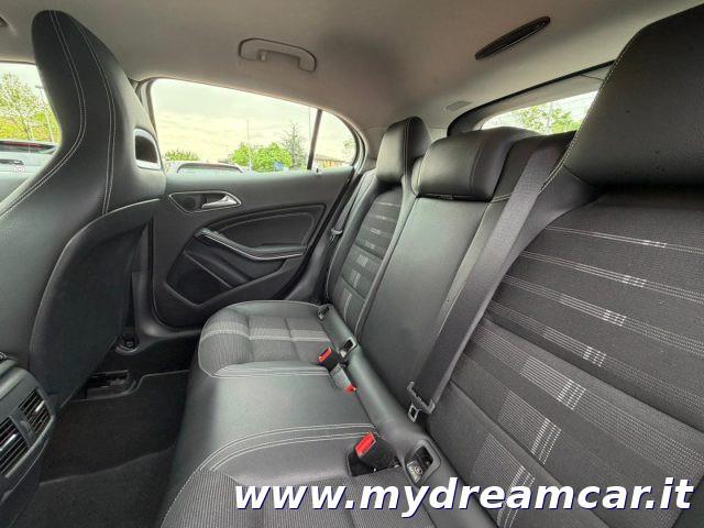 MERCEDES-BENZ GLA 200 d Automatic Sport