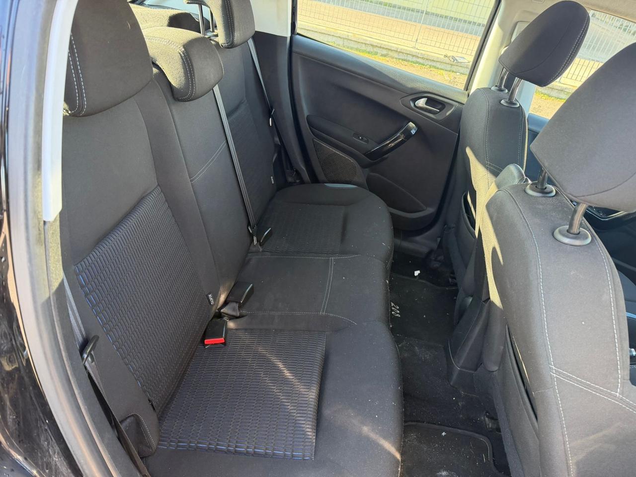 Peugeot 208 1.6 e-HDi 115 CV Stop&Start 5p Allure