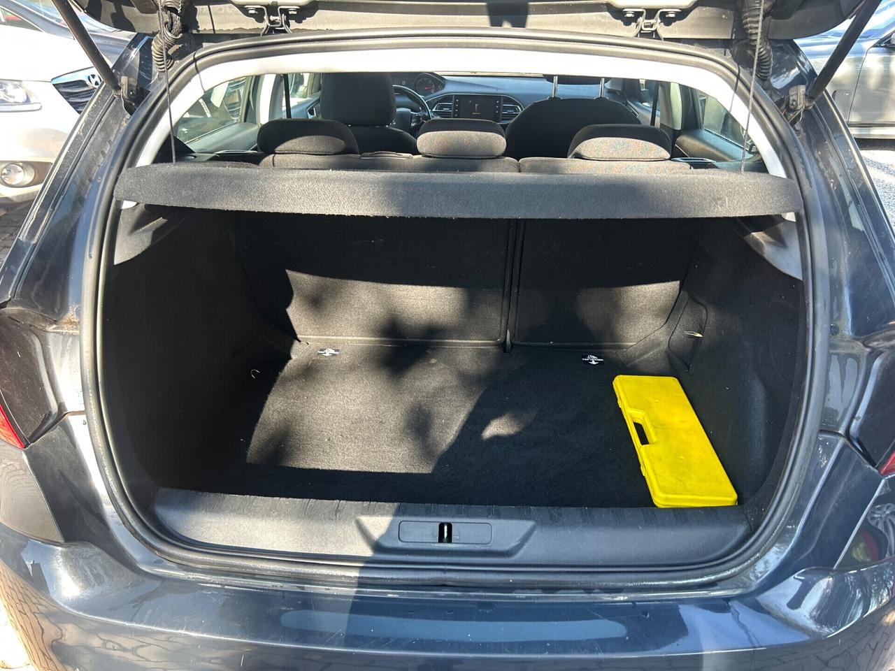 Peugeot 308 BlueHDi 100 S&S Business