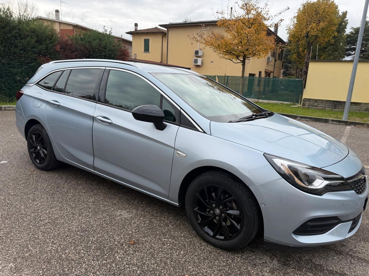 Opel Astra Sports Tourer 1.5 cdti - AUT. - NAV. - GARANTITA -