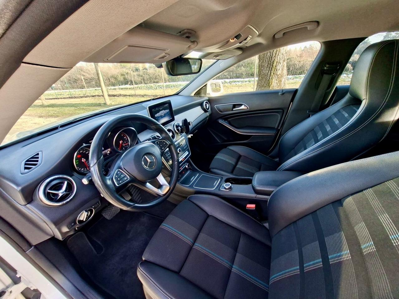 Mercedes CLA 180 d S.W. Aut. PREMIUM euro 6b