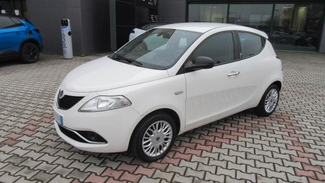Lancia Ypsilon 1.2 69 CV 5 porte Silver