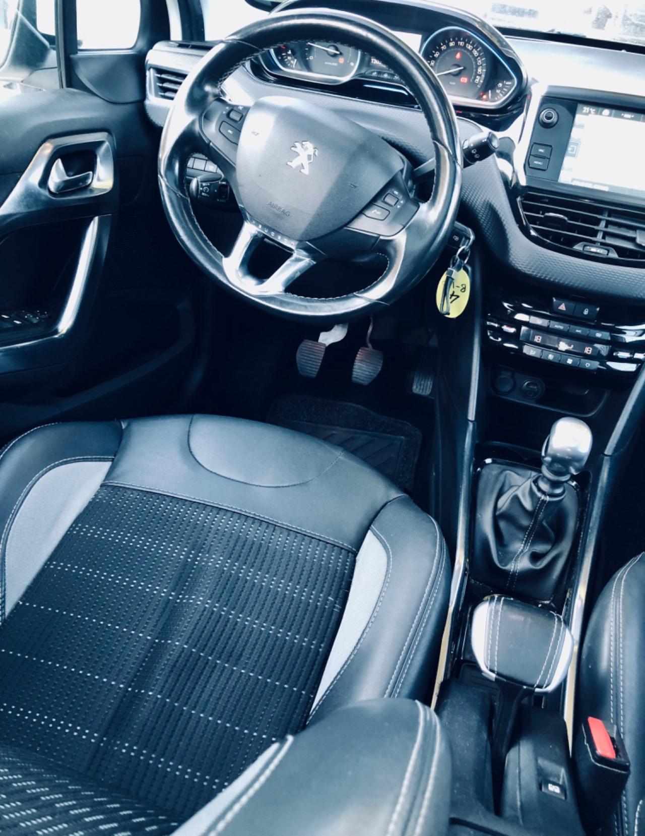 Peugeot 2008 1.6 e-HDi 115 CV Stop&Start Allure