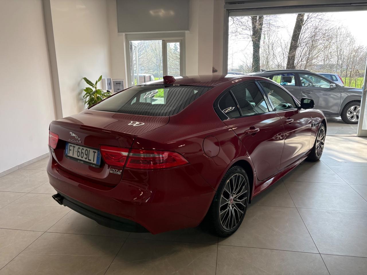 Jaguar XE 2.0 D 180 CV AWD aut. Landmark Edition
