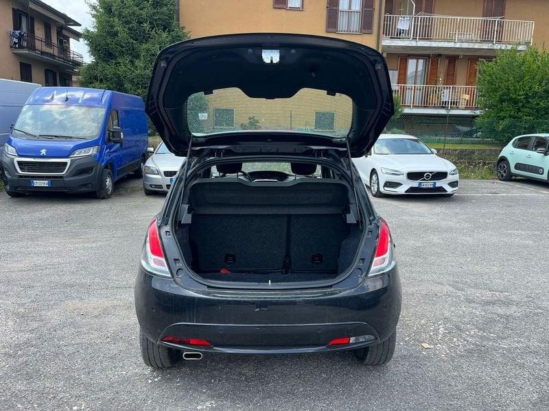 Lancia Ypsilon Ypsilon 1.0 FireFly 5 porte S&S Hybrid Platino
