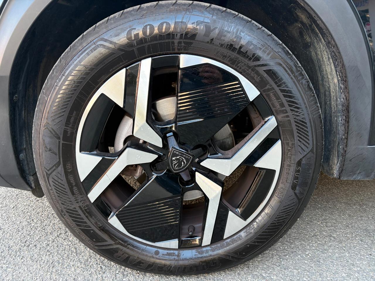 Peugeot 2008 Allure 1.2 bz 101cv - 04/2025