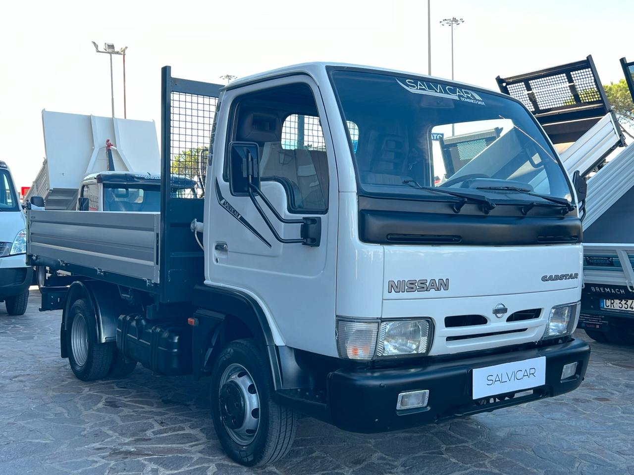 NISSAN CABSTAR RIBALTABILE TRILATERALE ANNO IMMATRICOLAZIONE 2002