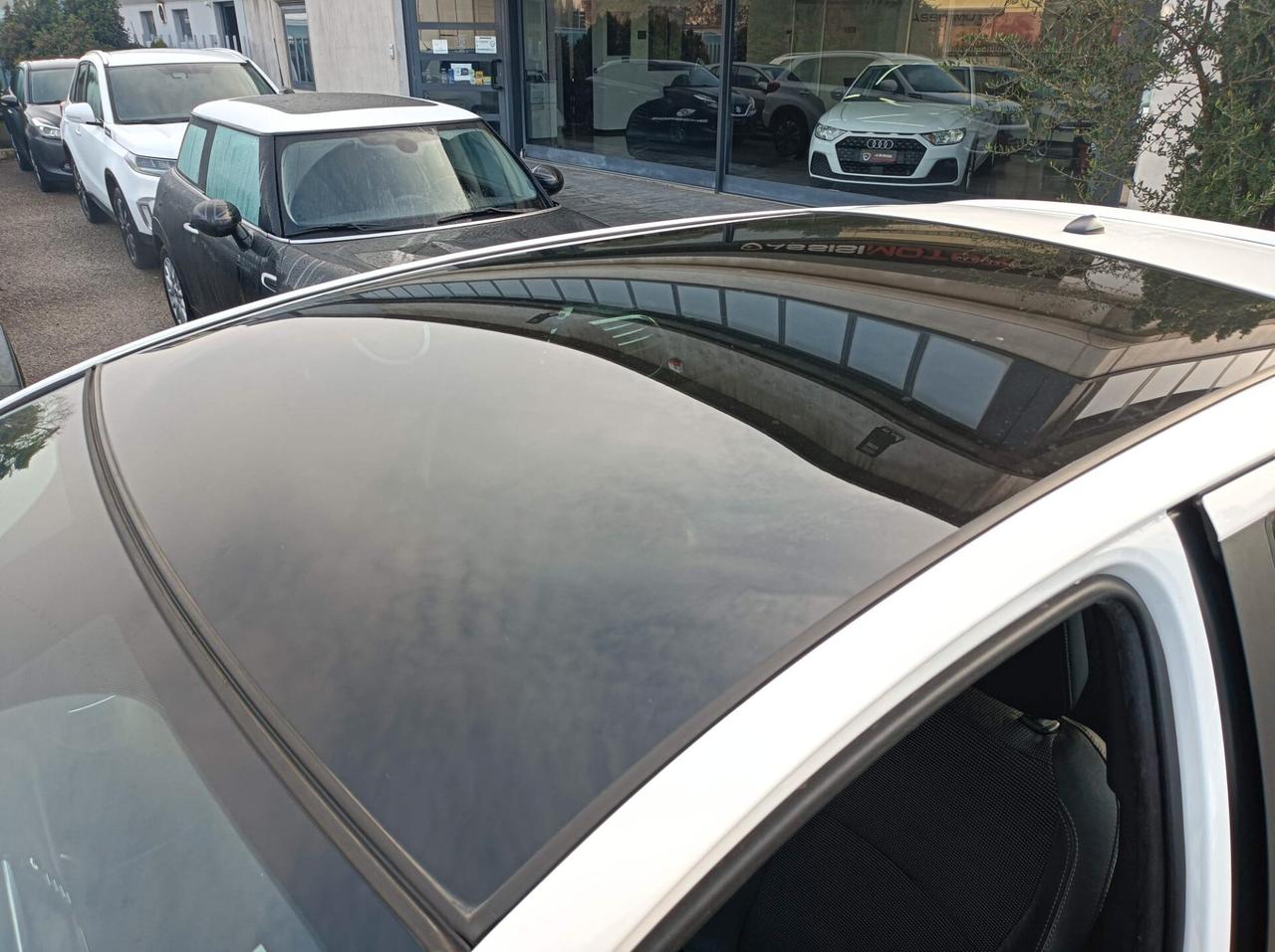 Toyota Yaris 1.5 hybrid 5 p. trend "White Edition"