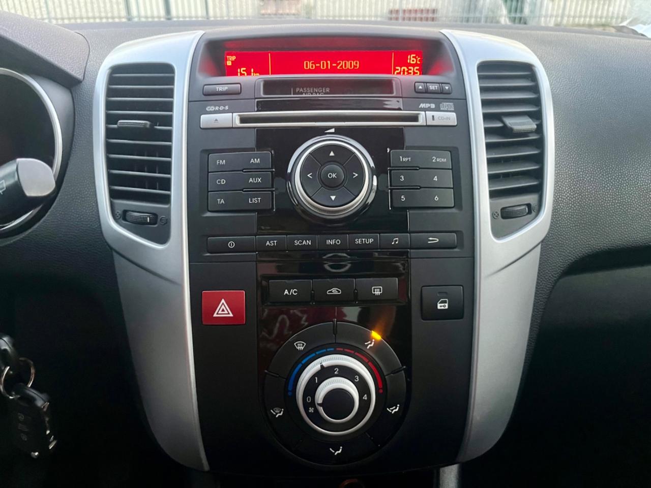 Kia Venga 1.4benz 2011 152.000km perfetta per neopatentati