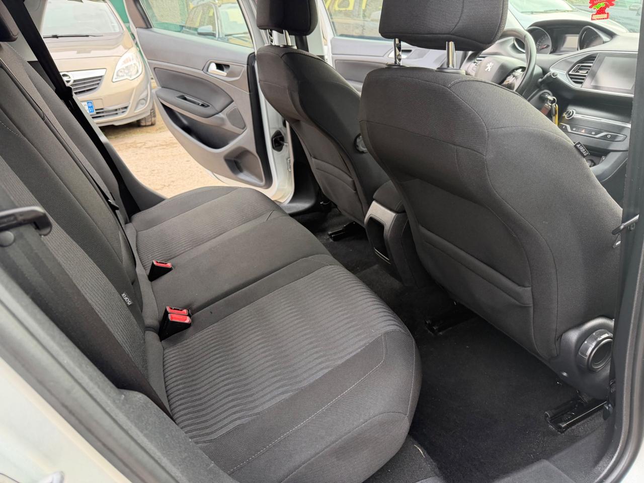 Peugeot 308 BlueHDi 100 S&S SW Active