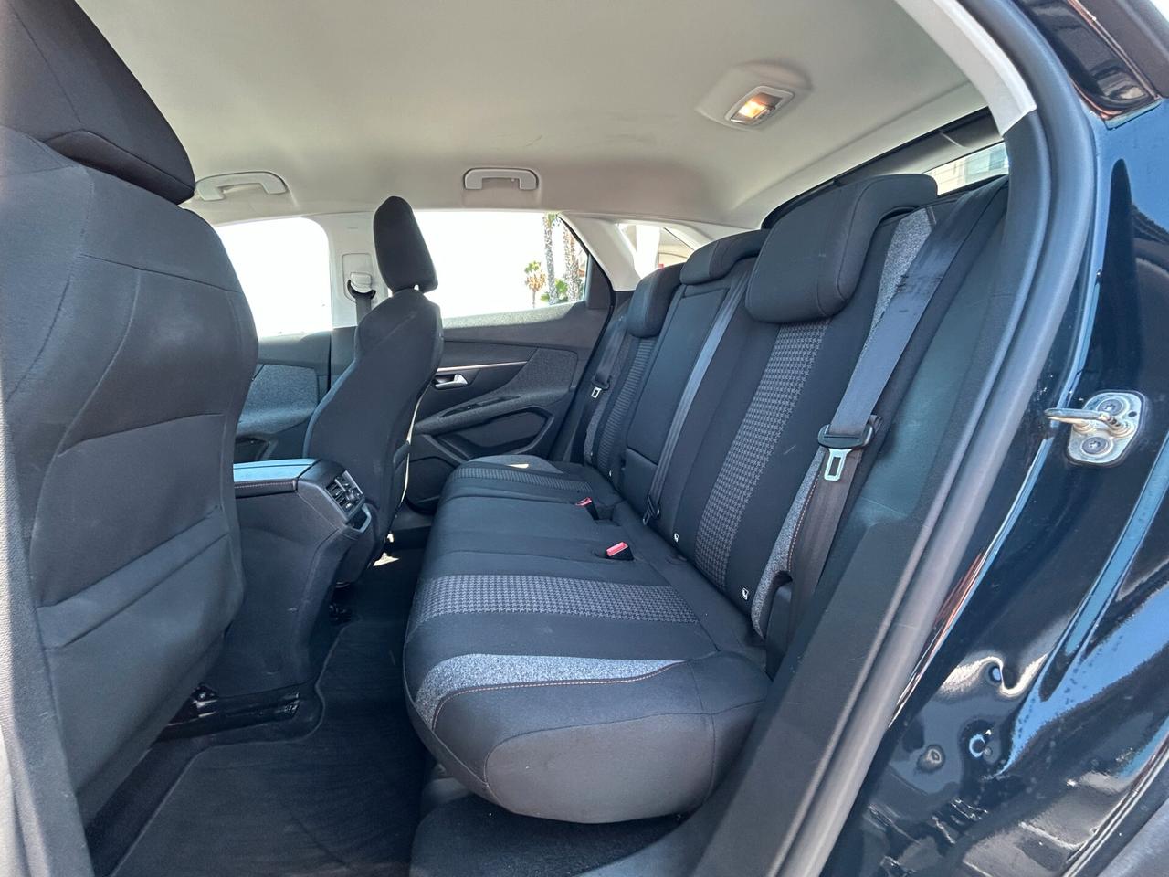 Peugeot 3008 BlueHDi 130 S&S Business