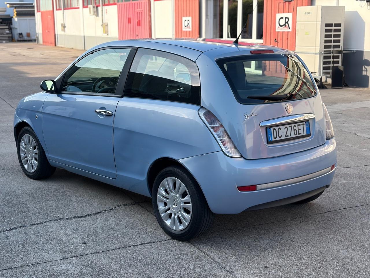 Lancia Ypsilon 1.2 16V Oro
