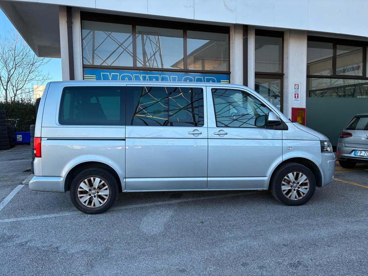 Volkswagen Caravelle 2.0 TDI Comfortline 9 posti