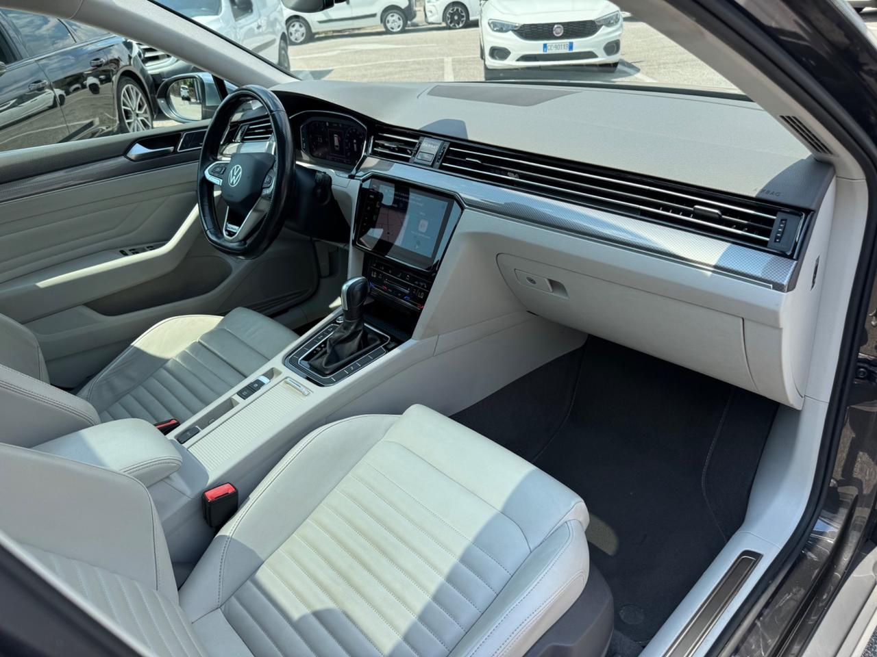 Volkswagen Passat Variant 2.0 TDI SCR 200 CV 4MOTION DSG Executive