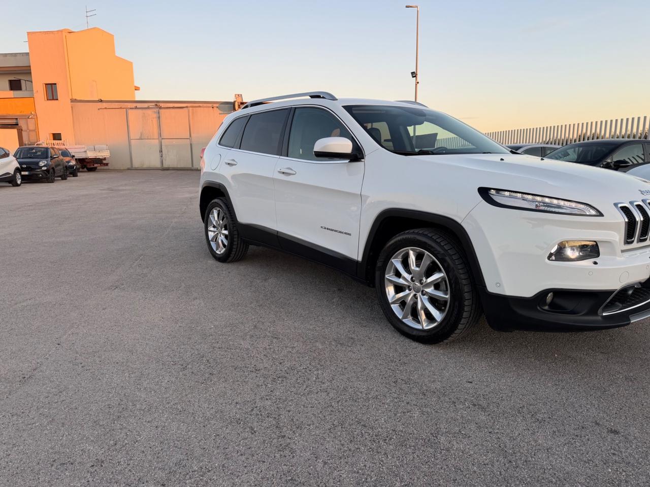 JEEP CHEROKEE 2.0 MJTD 140CV 2WD MANUAL FULL LED