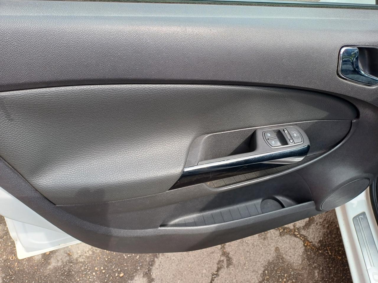 Opel Corsa 1.2 85 CV 5 porte anche Neopatentati Euro 5