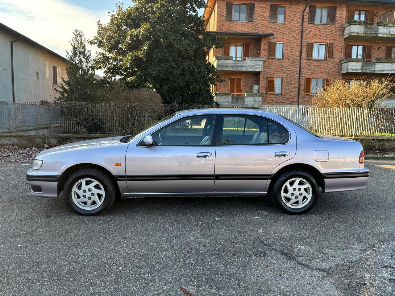 Nissan Maxima QX 2.0i V6 24V ASI