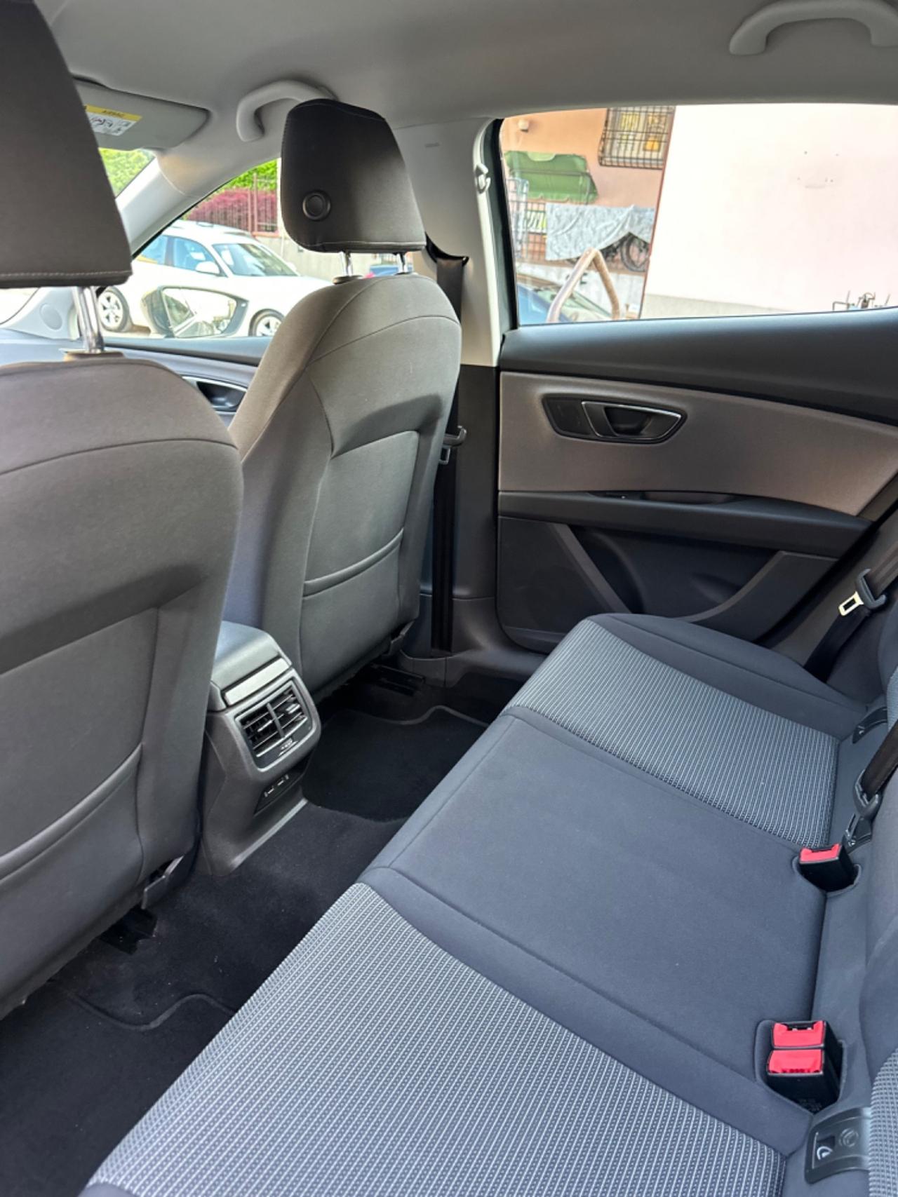 Seat LEON 1.6 TDI 115 CV DSG 5p. STYLE UNICOPR GARANZ