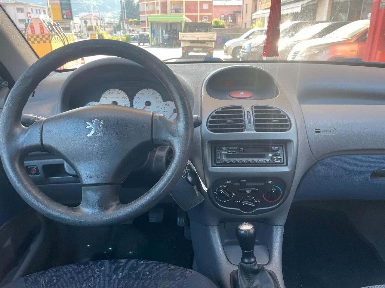 Peugeot 206 1.1 5p. XT