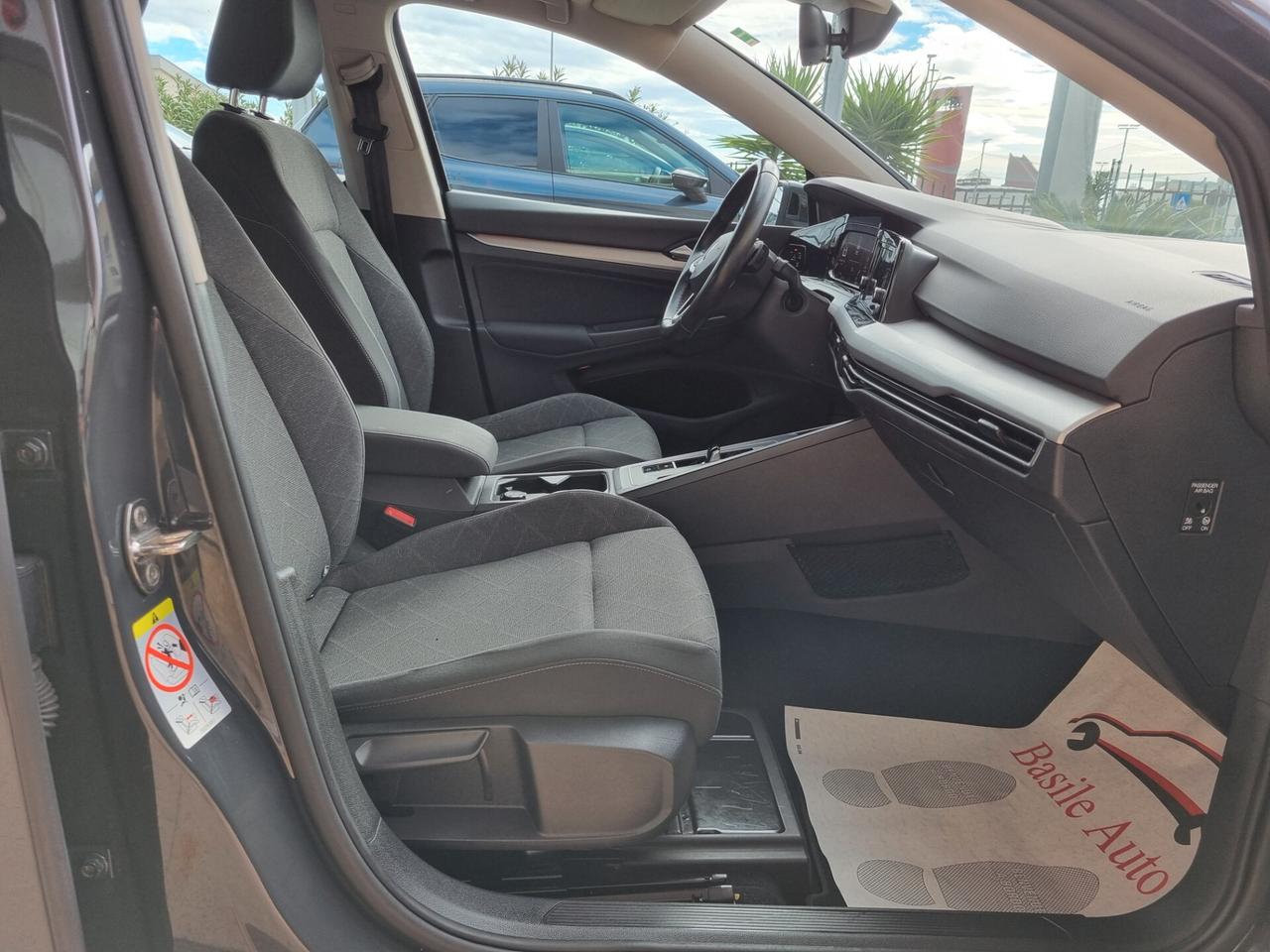 Volkswagen Golf VIII 1.0 etsi evo Life 110cv dsg