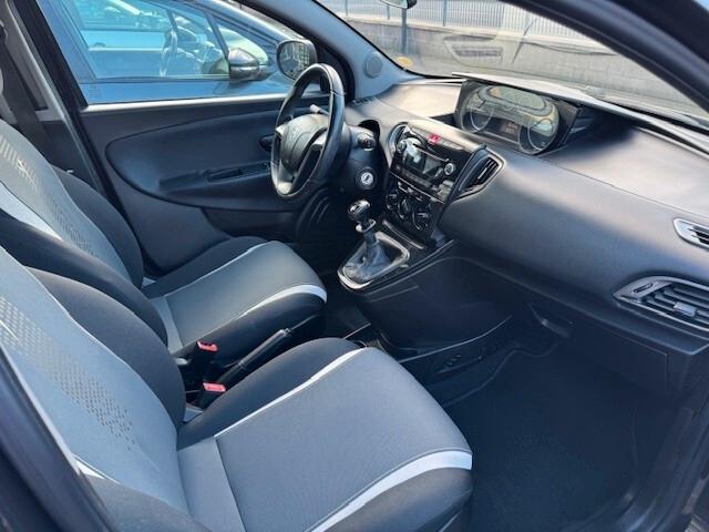 Lancia Ypsilon 0.9 TwinAir 85 CV 5 porte Metano Ecochic Elefantino