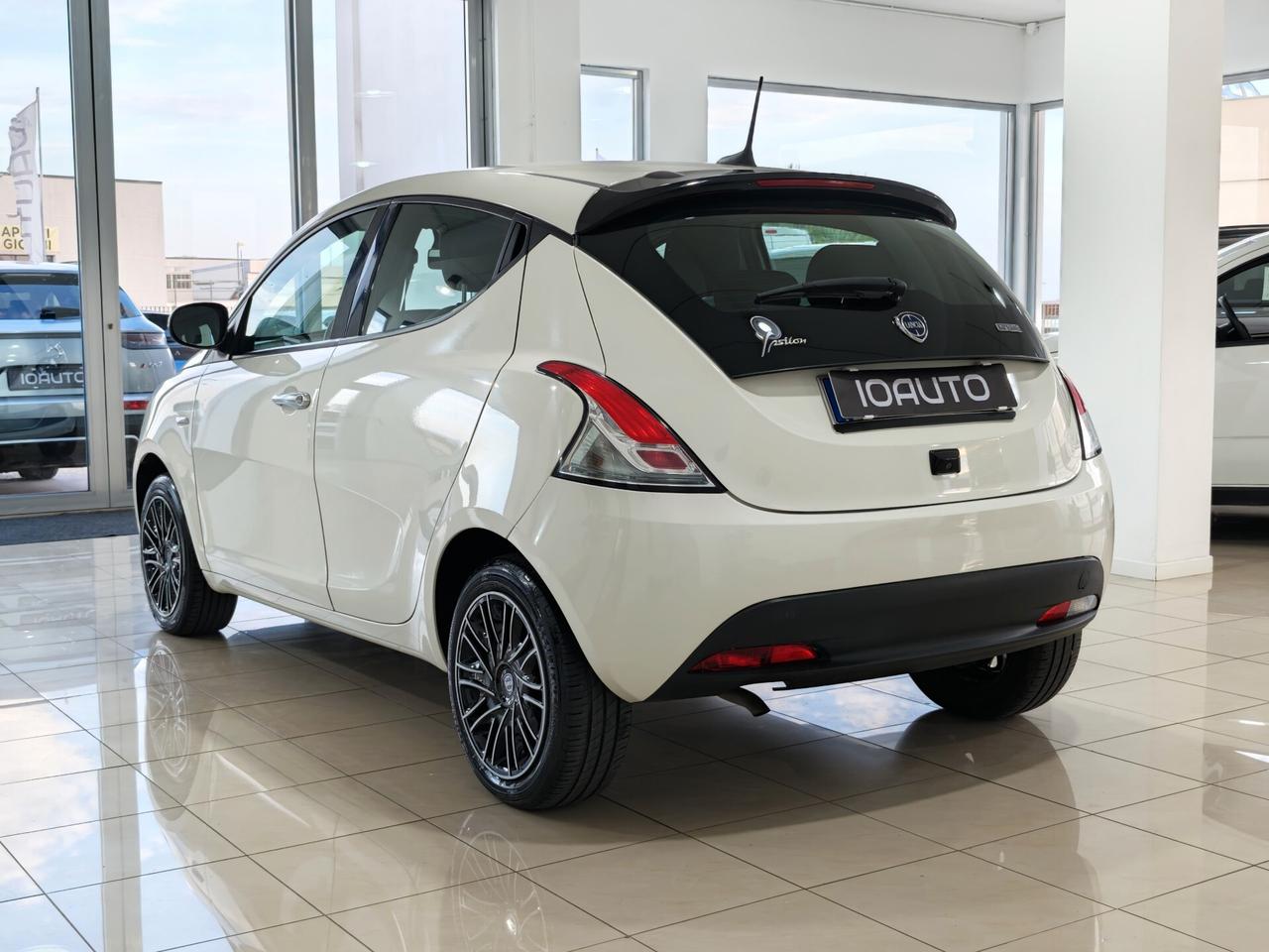 Lancia Ypsilon 1.0 Hybrid Gold 2023