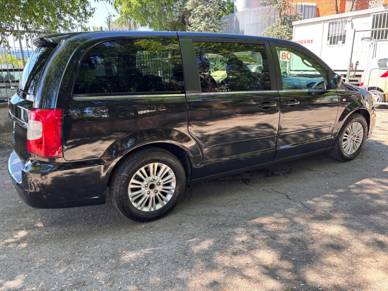 Lancia Voyager 2.8 Turbodiesel Silver 177 CV
