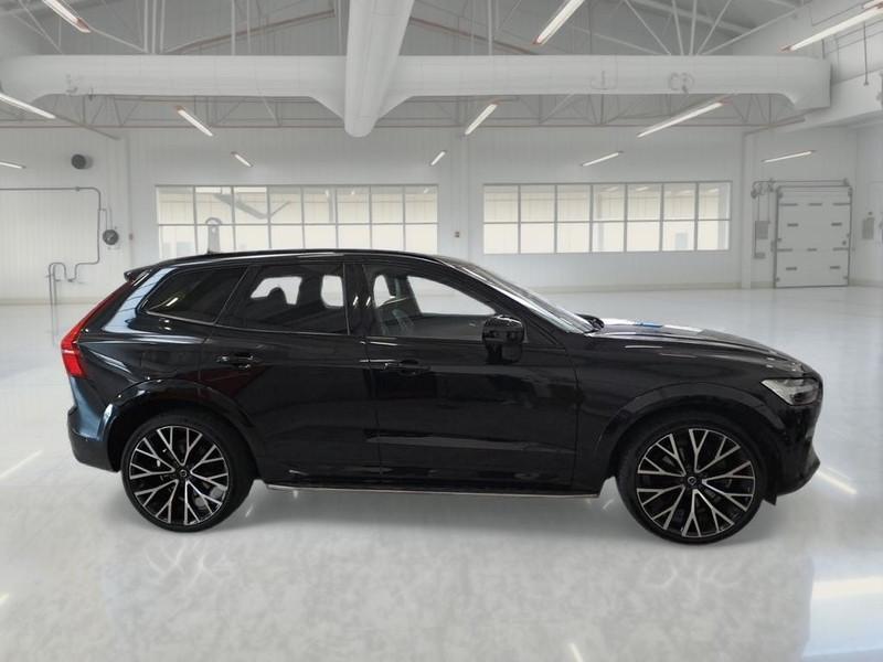 VOLVO XC60 B4 D AUTOMATICO R-DESIGN SUV