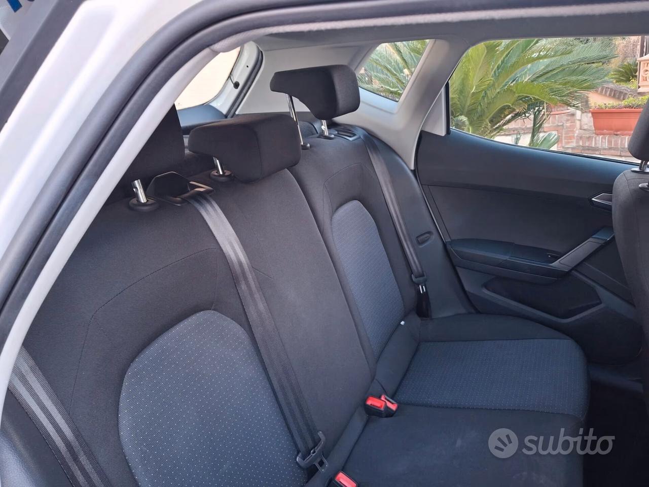 Seat Arona 1.0 TGI Style AUTOMATICA NAVI APPLE CAR PLAY CERCHI CAMERA PDC COMANDI VOLANTE LED