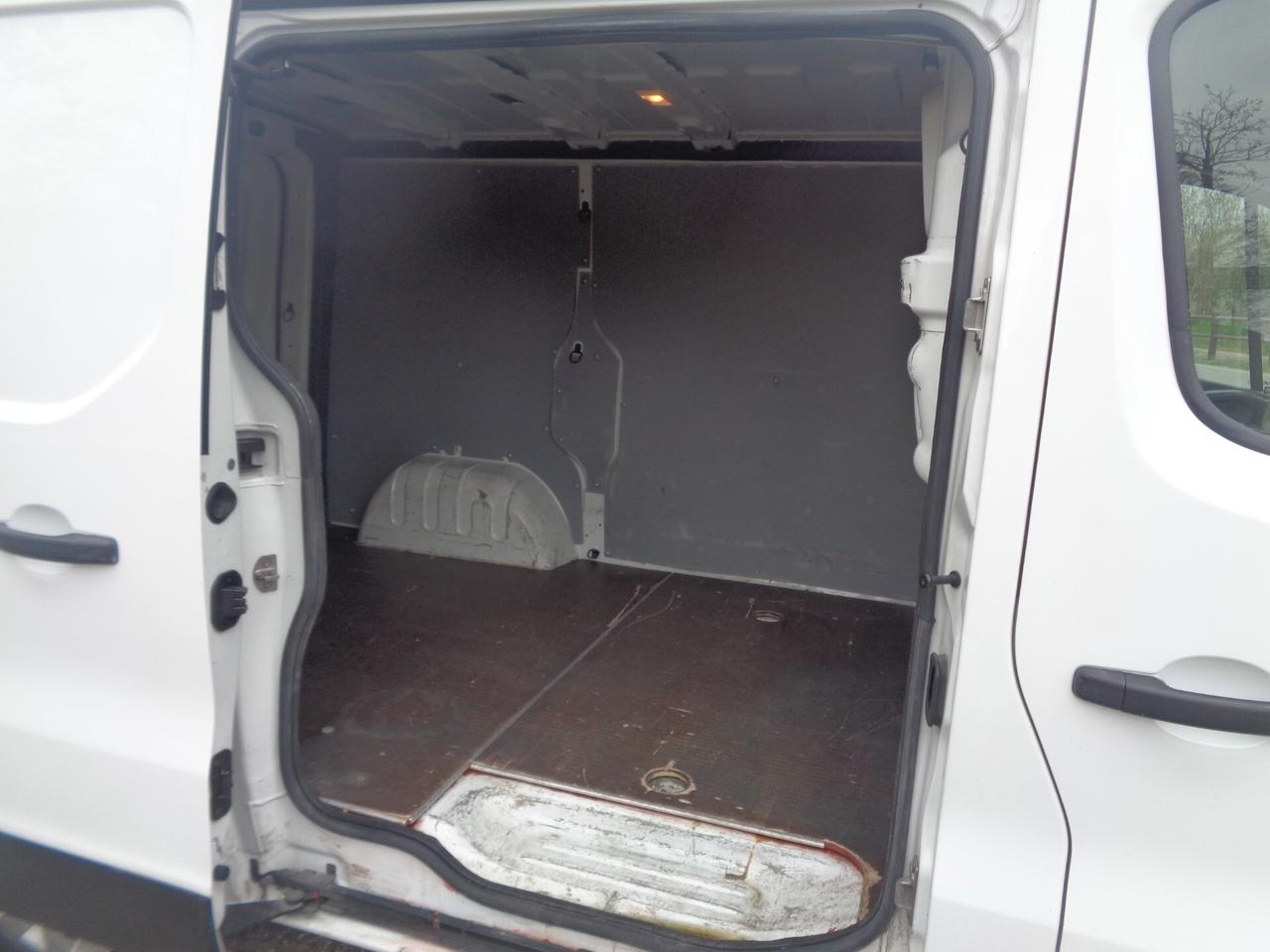 Vivaro 1.6 BiTurbo friziobne e volano km0 garz 12 mesi