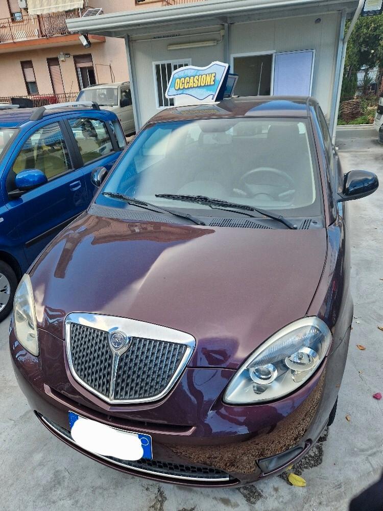 Lancia Ypsilon 1.2 69 CV Platinum