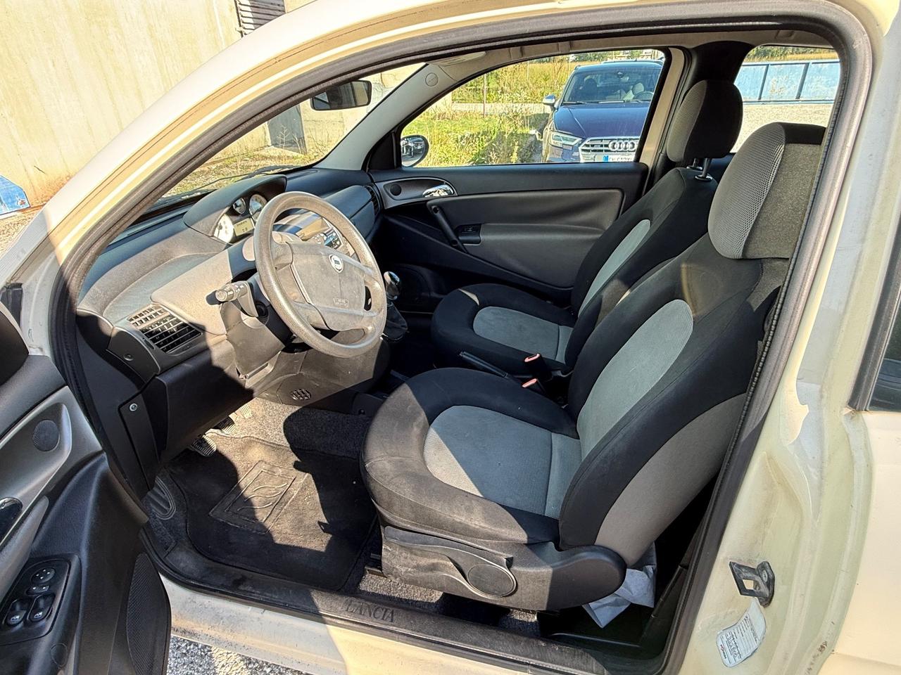 Lancia Ypsilon 1.2 Argento