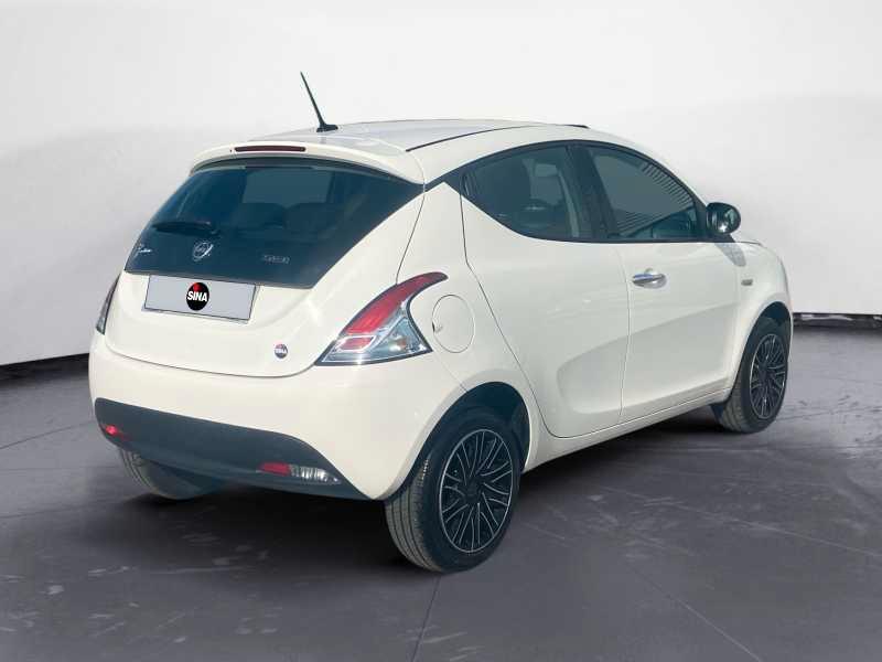 LANCIA Ypsilon 1.0 firefly hybrid Silver 70c