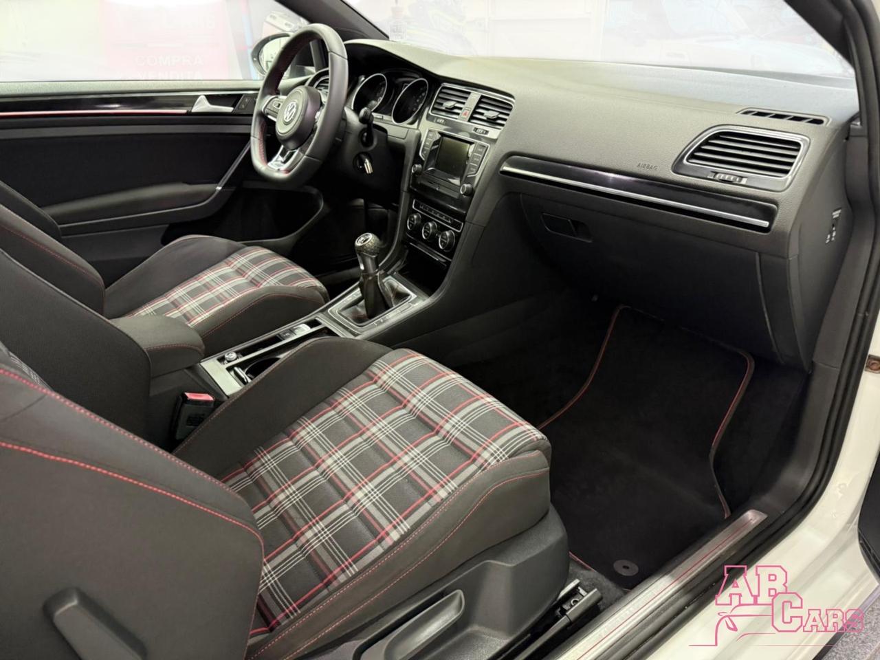 Volkswagen Golf GTI Performance