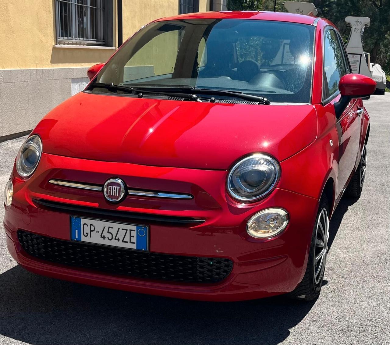 Fiat 500 1.0 Hybrid Red