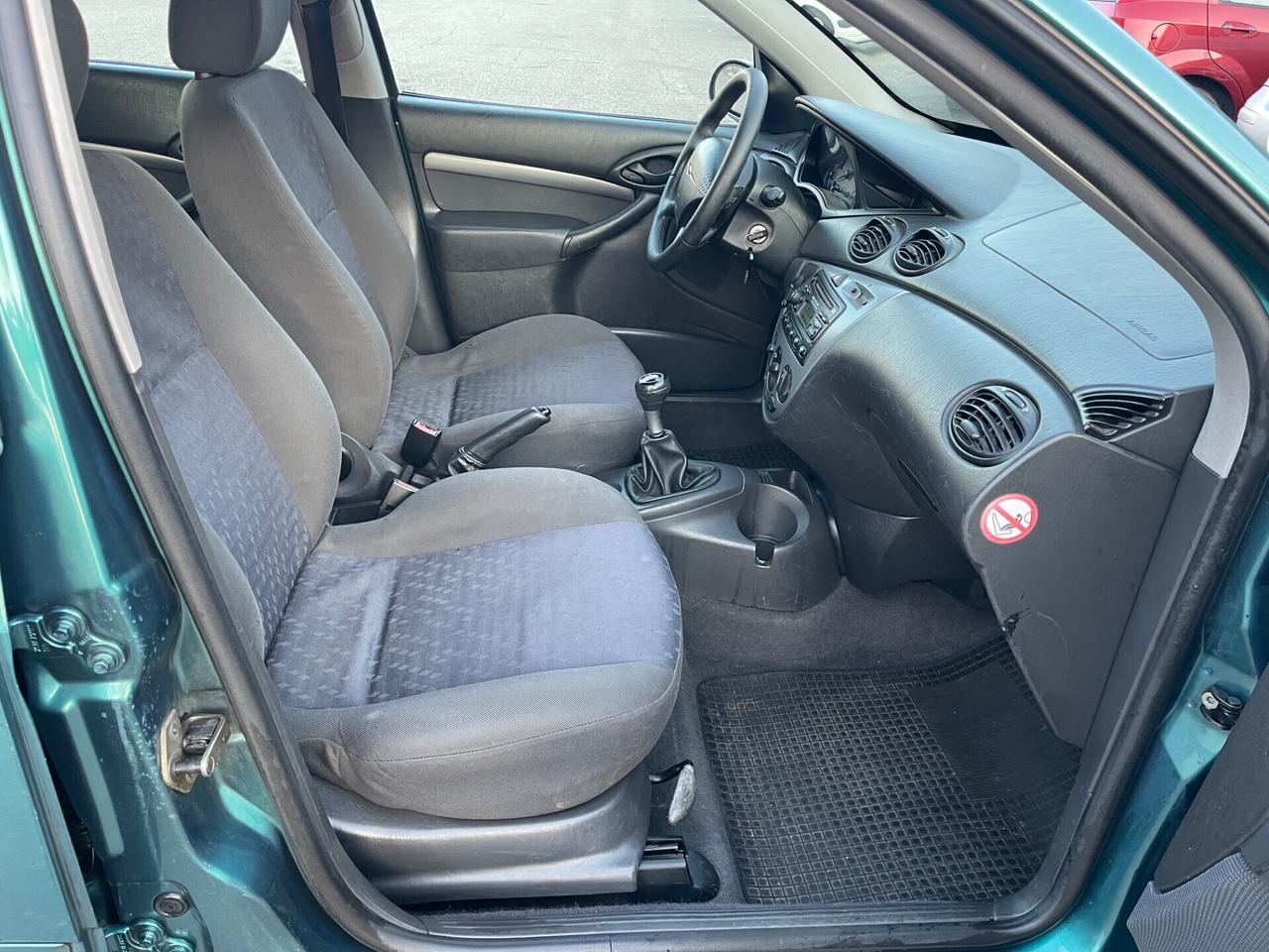 Ford Focus 1.6i benzina uni prop