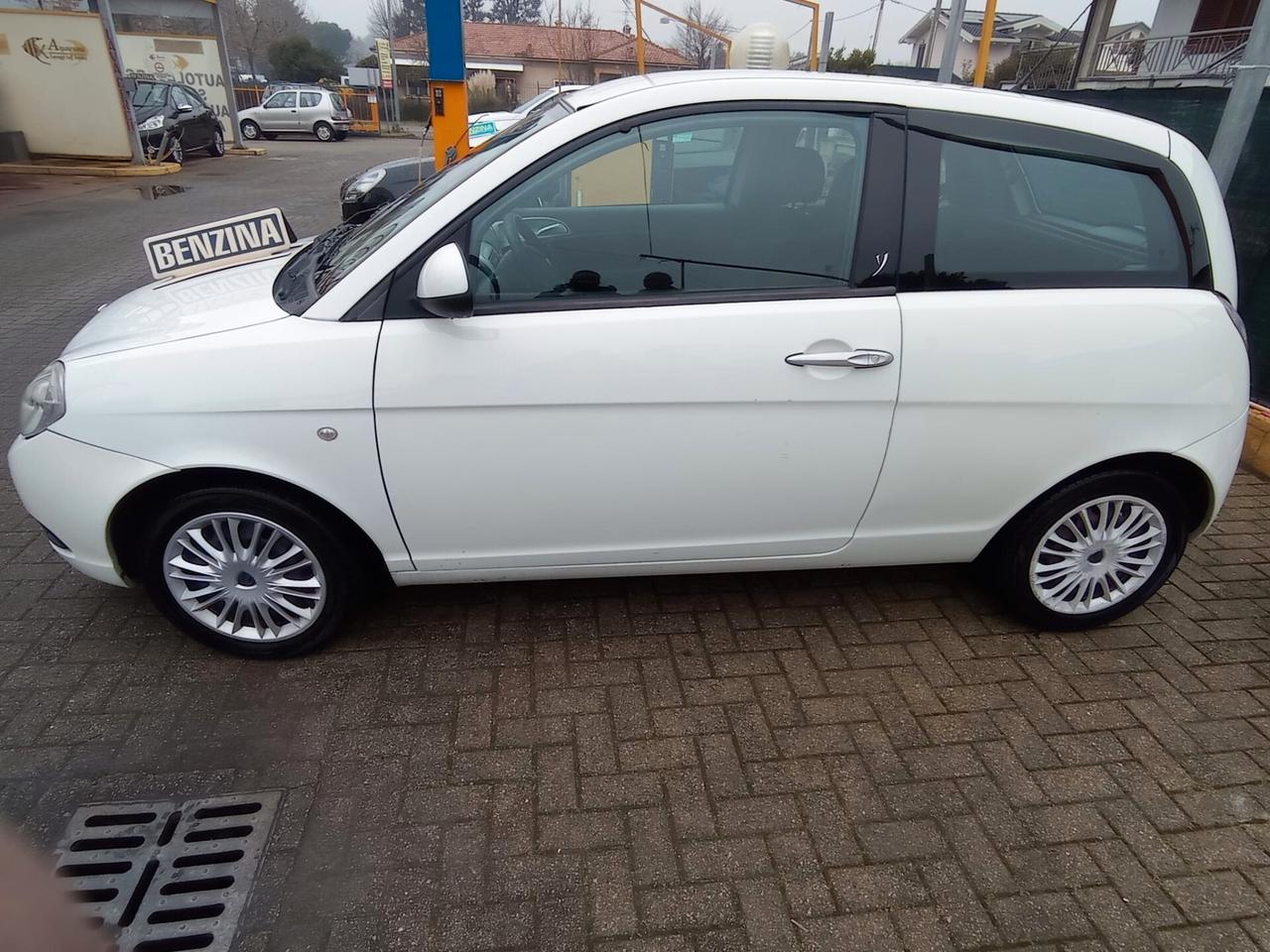 Lancia Ypsilon 1.2 Argento