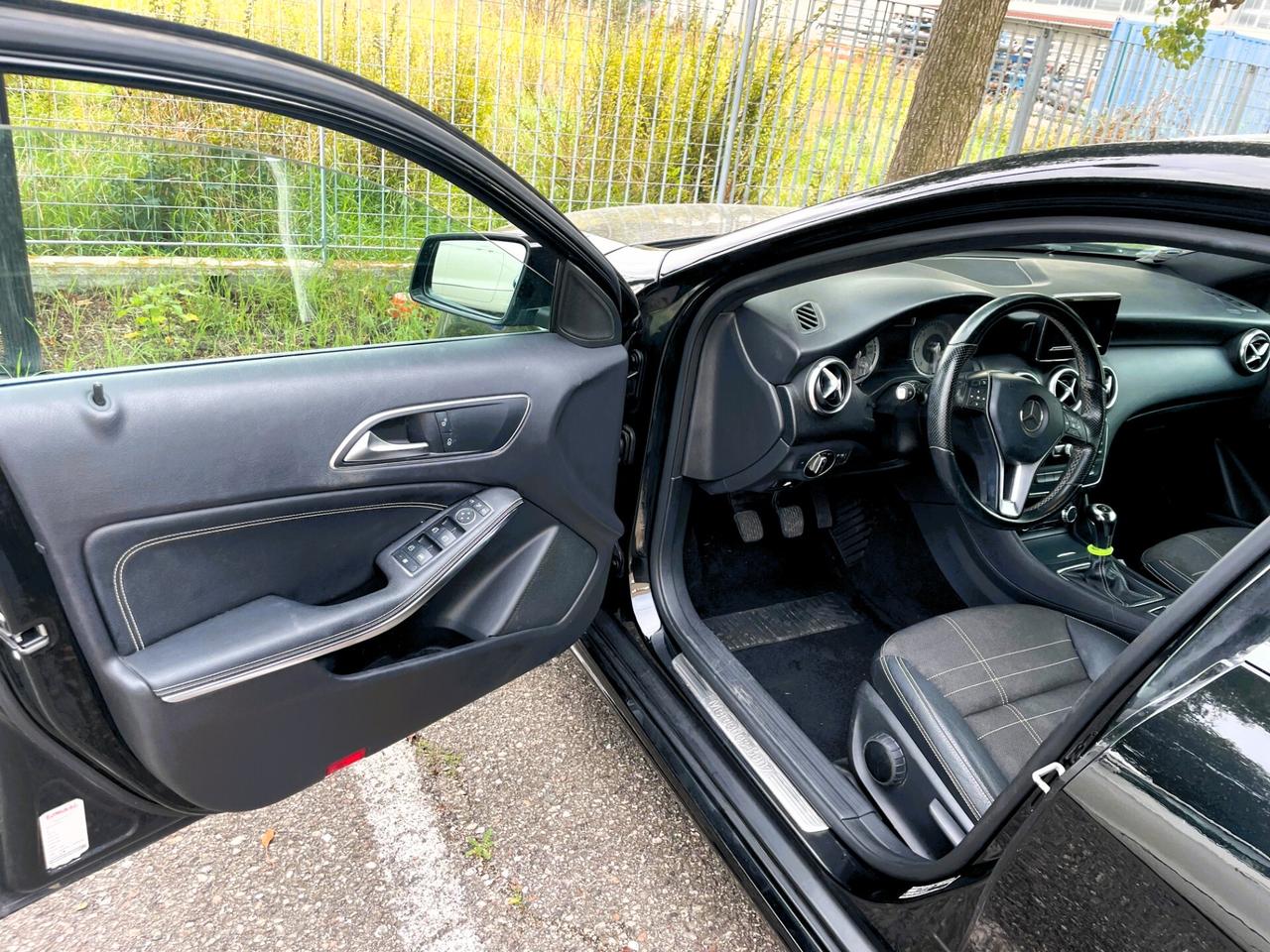 Mercedes-benz A 180 CDI Premium (110CV)- OTTIME CONDIZIONE-REVISIONE E CAMBIO CINGHIA DI DISTRIBUZIONE FATTE A MARZO 2025