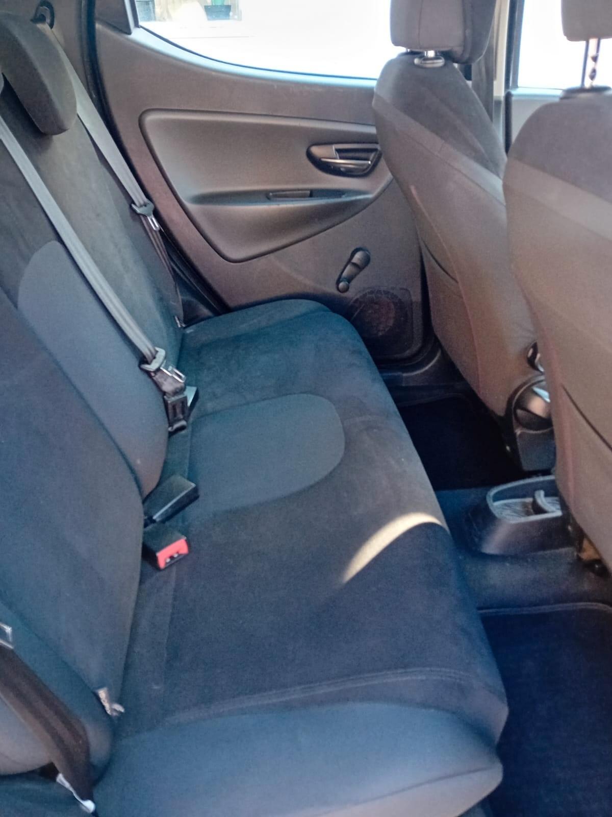 Lancia Ypsilon 1.3 MJT 16V 95 CV 5 porte S&S Silver