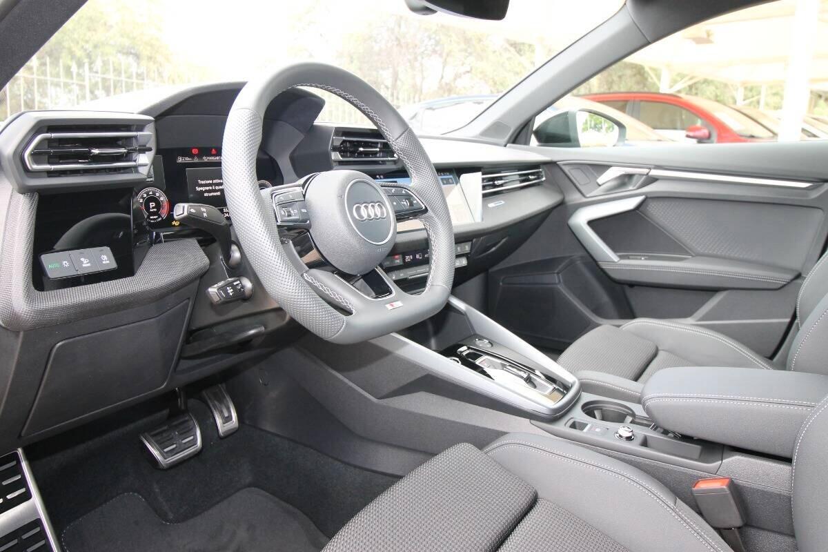 Audi A3 Sedan 35 TFSI S tronic line edition 150cv