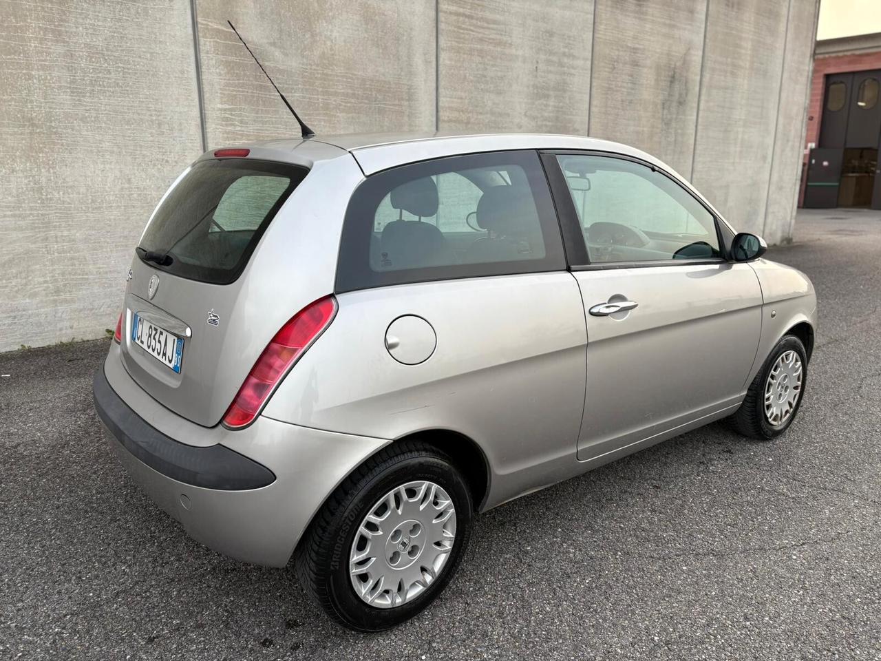 Lancia Ypsilon 1.2 Benzina 60CV NEOPATENTATI