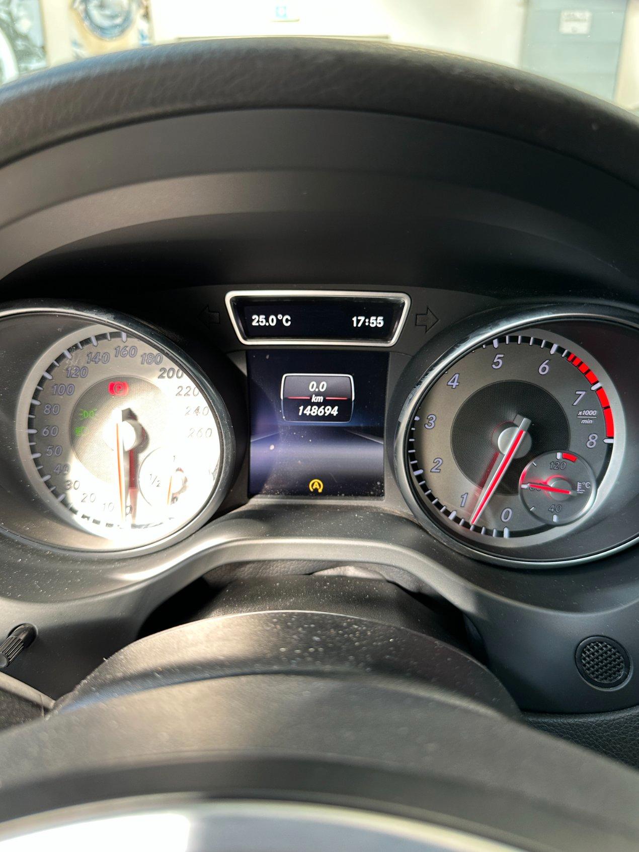 Mercedes GLA 200 Sport - Xeno - 18" - Navi - Sensori park