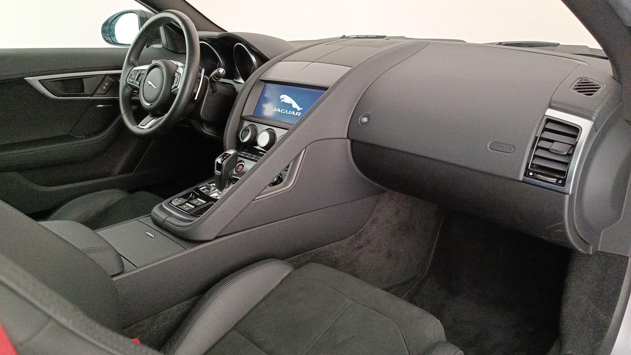 JAGUAR F-Type Coupe 2.0 i4 R-Dynamic rwd 300cv auto my19.5