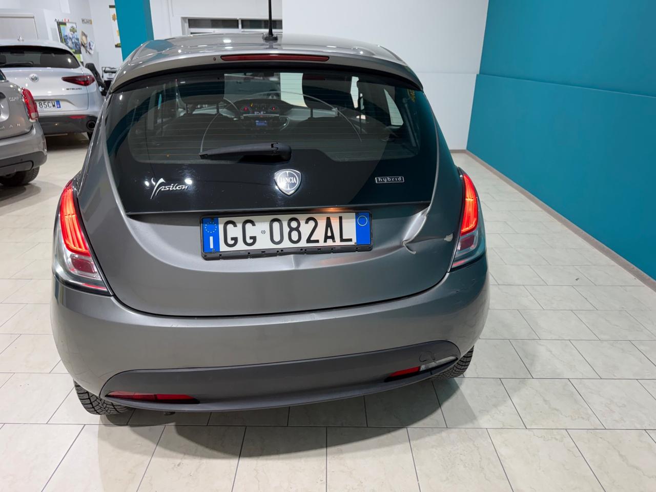 Lancia Ypsilon 1.0 FireFly 5 porte S&S Hybrid Ecochic Silver
